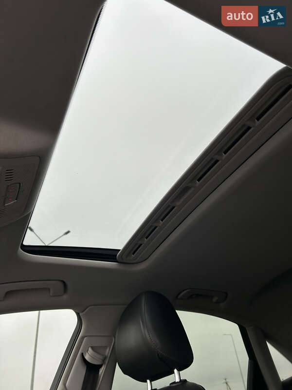 Седан Audi A4 2013 в Львове