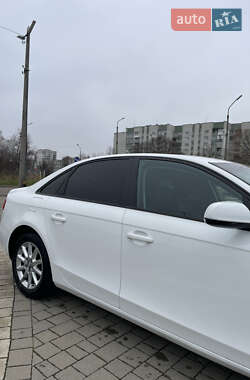 Седан Audi A4 2013 в 