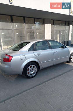 Седан Audi A4 2004 в 