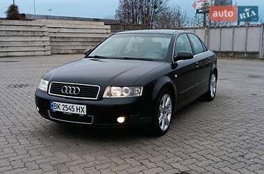 Седан Audi A4 2004 в Сарнах