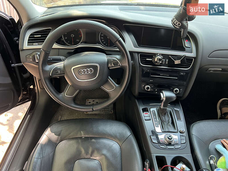 Седан Audi A4 2013 в Запоріжжі