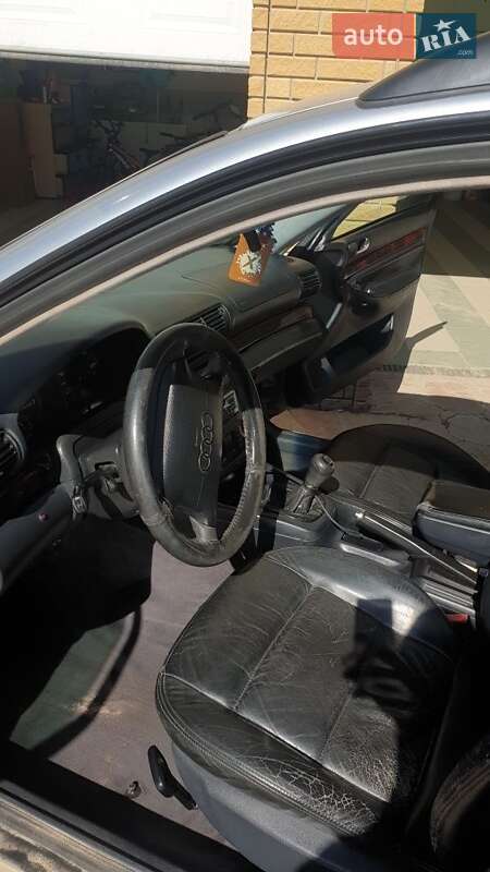 Универсал Audi A4 1997 в Золочеве
