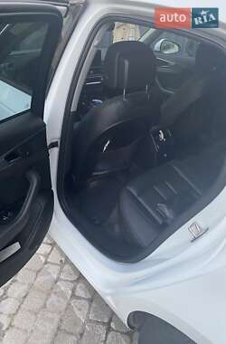 Седан Audi A4 2017 в 