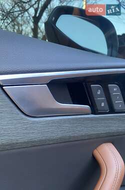 Седан Audi A4 2020 в 