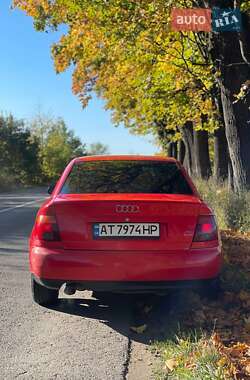 Седан Audi A4 1996 в Рогатине