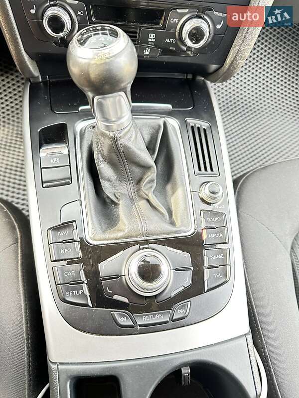 Седан Audi A4 2012 в Славянске