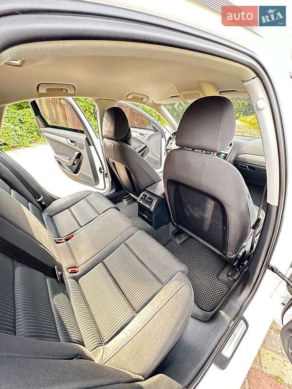 Седан Audi A4 2012 в Славянске