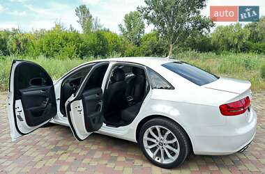 Седан Audi A4 2012 в Прилуках