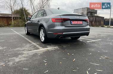 Седан Audi A4 2017 в Ровно