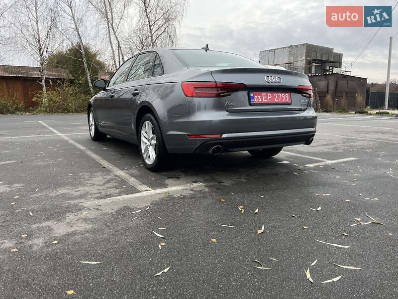 Седан Audi A4 2017 в Ровно