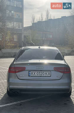 Седан Audi A4 2015 в Кременчуге