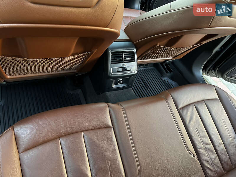 Седан Audi A4 2018 в Ивано-Франковске