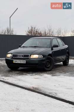 Седан Audi A4 1996 в Ровно