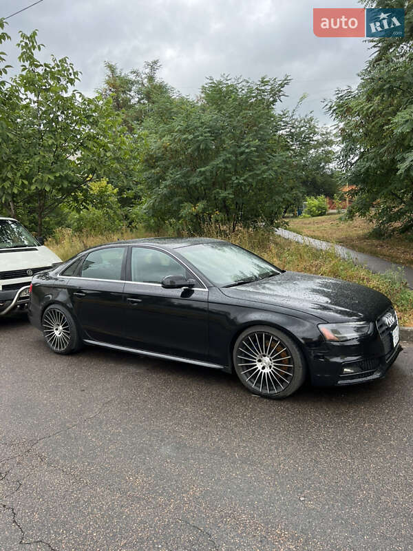 Седан Audi A4 2014 в Харкові