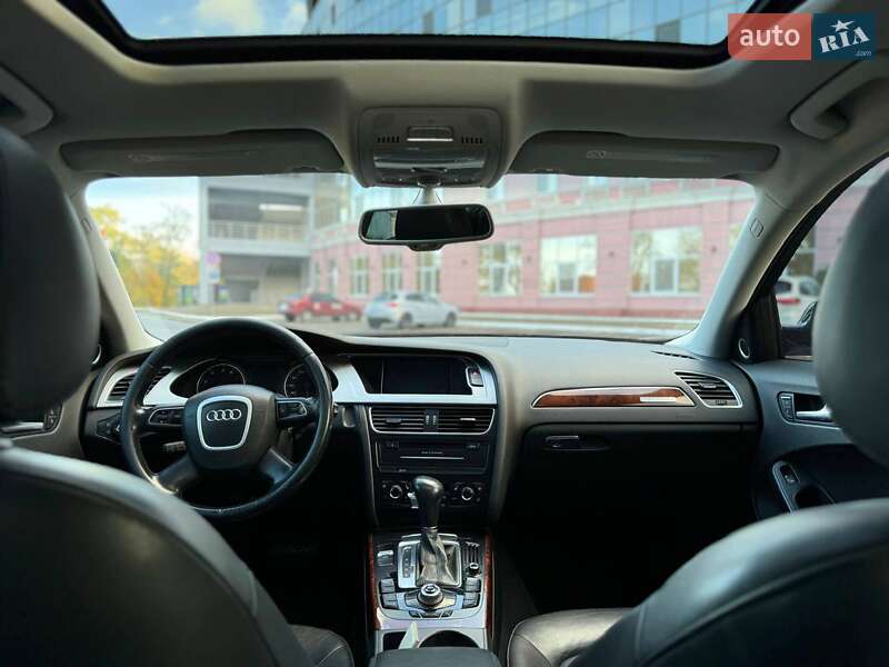 Седан Audi A4 2011 в Одесі