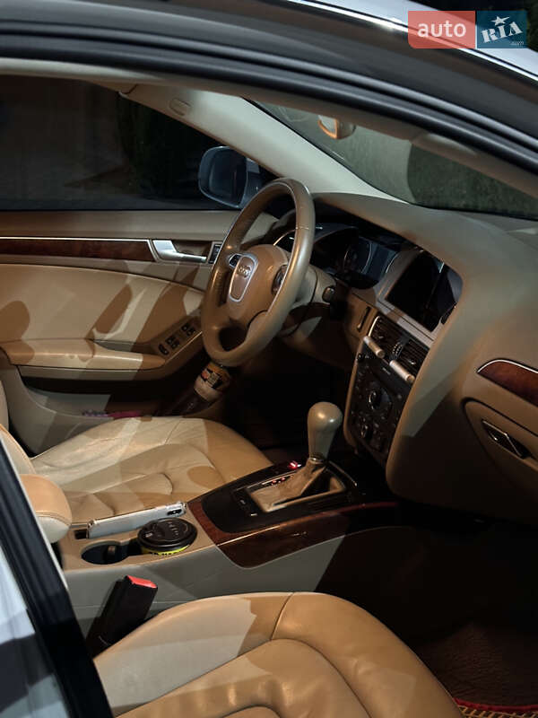 Седан Audi A4 2011 в Кривом Роге