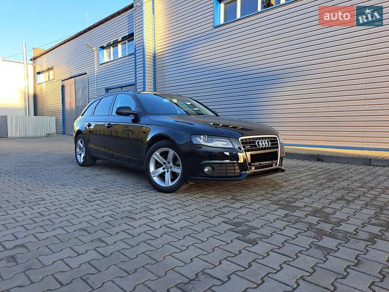 Универсал Audi A4 2011 в Яворове