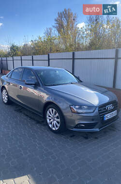 Седан Audi A4 2013 в Новом Роздоле