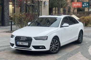 Седан Audi A4 2014 в Киеве