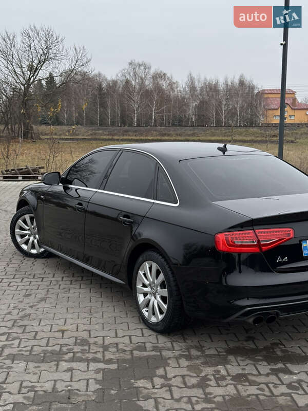 Седан Audi A4 2014 в Радехові