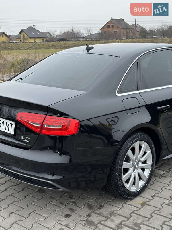 Седан Audi A4 2014 в Радехові