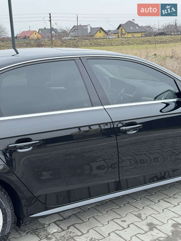 Седан Audi A4 2014 в Радехове