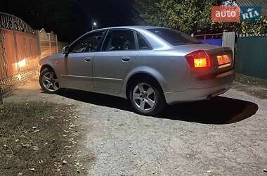 Седан Audi A4 2004 в Чутовому