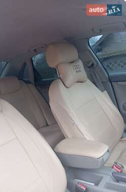 Седан Audi A4 2004 в 