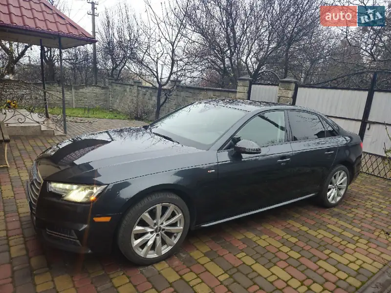Седан Audi A4 2018 в 