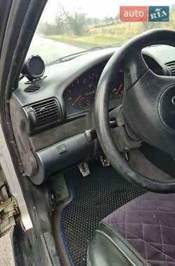 Седан Audi A4 1995 в Богородчанах