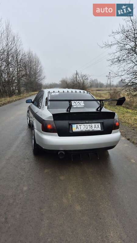 Седан Audi A4 1995 в Богородчанах