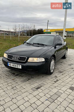 Седан Audi A4 1999 в Мукачевому