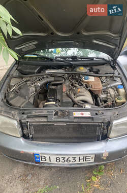 Седан Audi A4 1996 в Горишних Плавнях