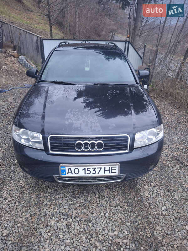 Седан Audi A4 2001 в 