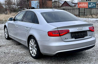 Седан Audi A4 2014 в 