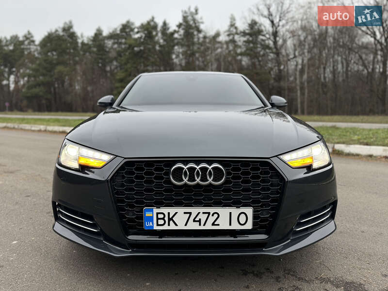 Седан Audi A4 2016 в Ровно