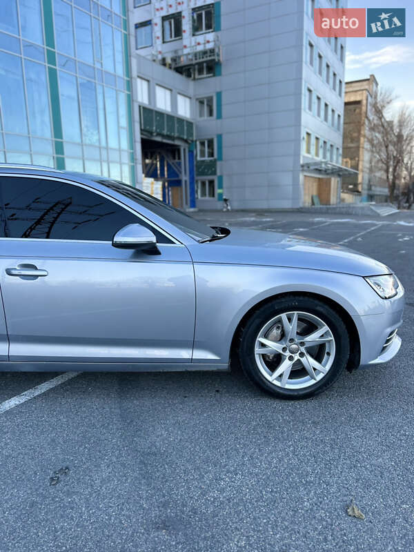 Универсал Audi A4 2016 в Днепре