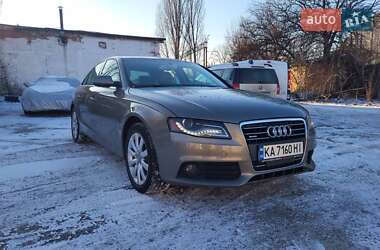 Седан Audi A4 2010 в Обухове