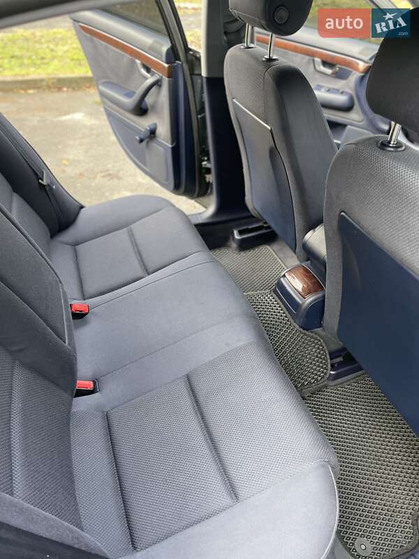 Седан Audi A4 2001 в Золочеве