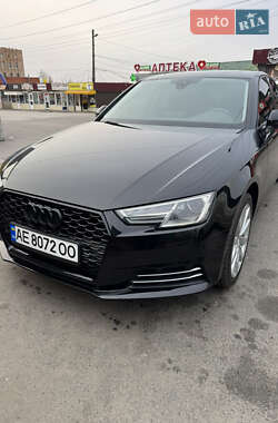 Седан Audi A4 2017 в Дніпрі