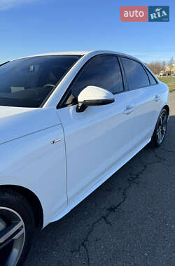 Седан Audi A4 2020 в 