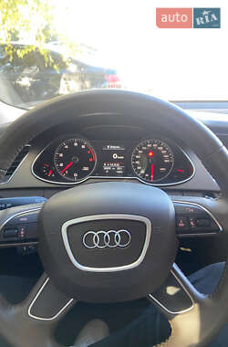 Седан Audi A4 2013 в Львові