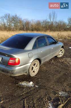 Седан Audi A4 1997 в Володимирі