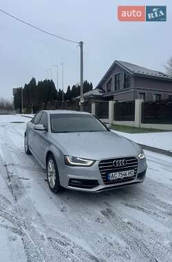 Седан Audi A4 2014 в Ровно