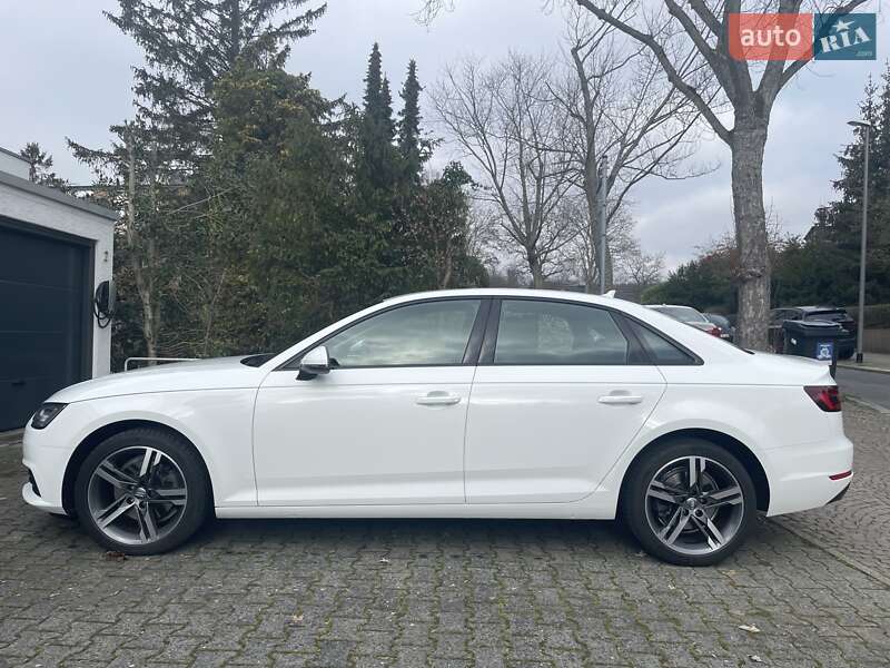 Седан Audi A4 2017 в Киеве