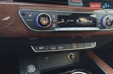 Седан Audi A4 2020 в 