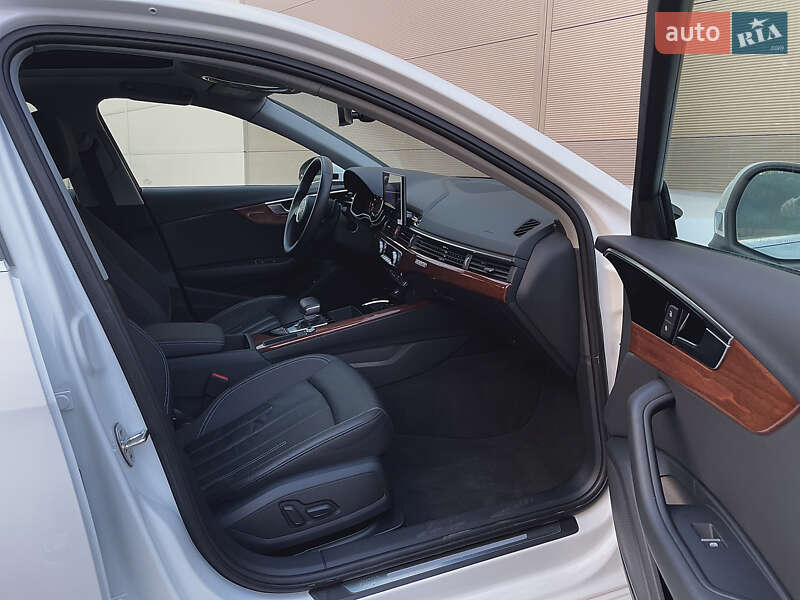 Седан Audi A4 2020 в Києві