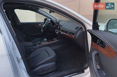 Седан Audi A4 2020 в 