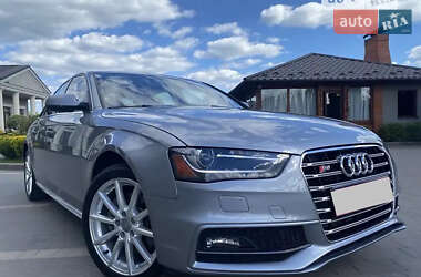 Седан Audi A4 2015 в Львові