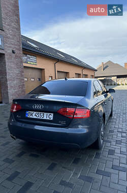 Седан Audi A4 2010 в 